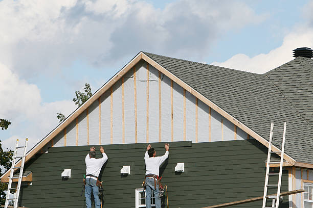 Professional Siding Installation technician working in Hildebran, NC